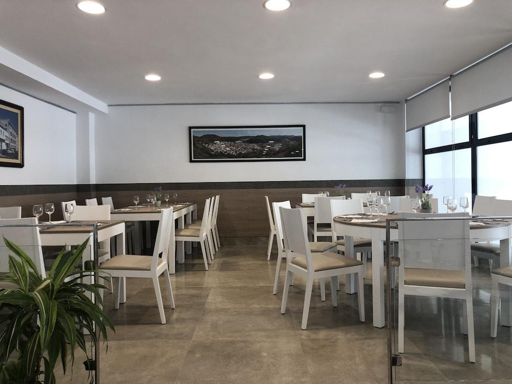 Hotel Loar Ferreries Bagian luar foto