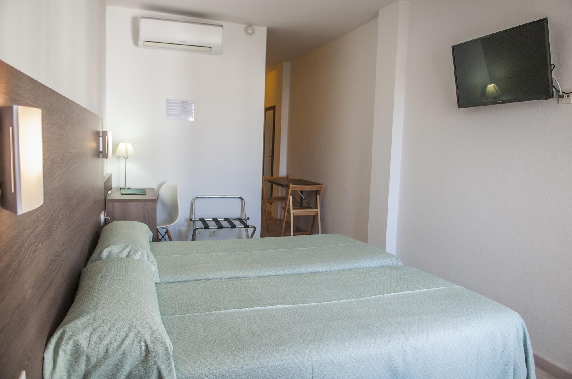 Hotel Loar Ferreries Bagian luar foto