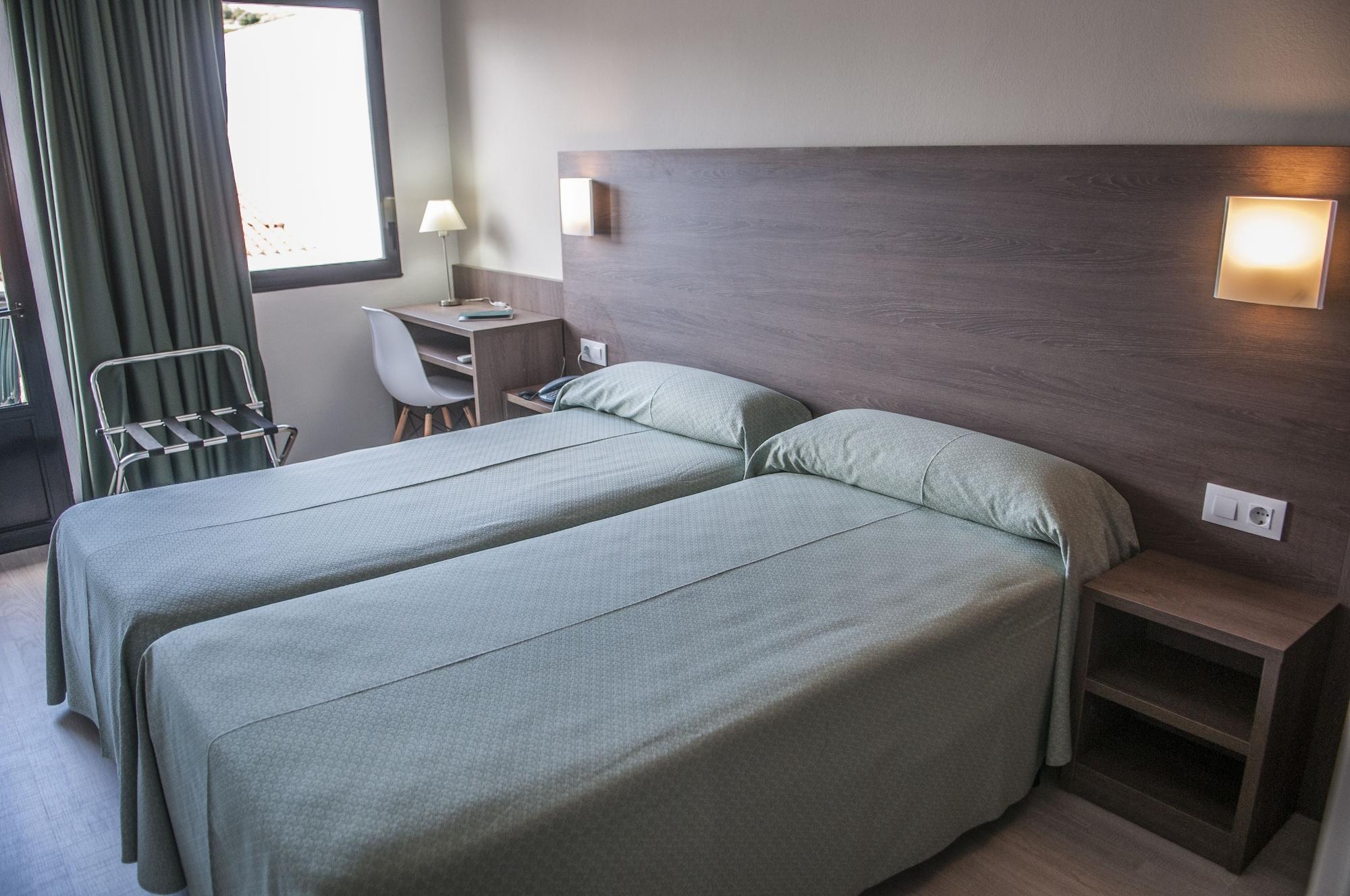 Hotel Loar Ferreries Bagian luar foto