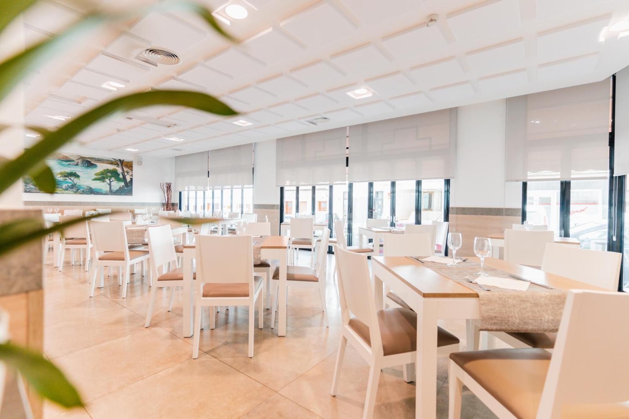 Hotel Loar Ferreries Bagian luar foto
