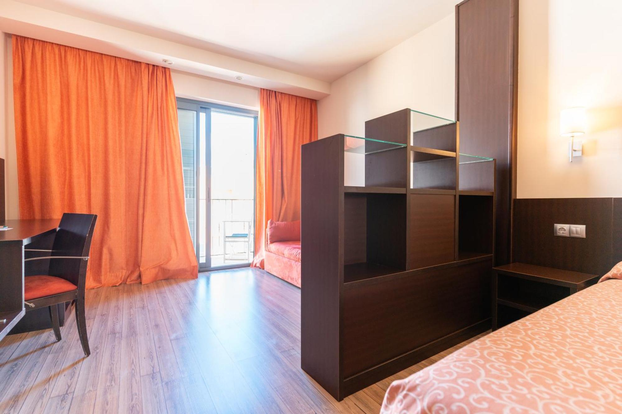 Hotel Loar Ferreries Bagian luar foto