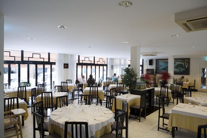 Hotel Loar Ferreries Bagian luar foto