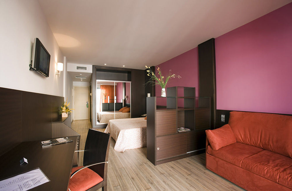 Hotel Loar Ferreries Bagian luar foto