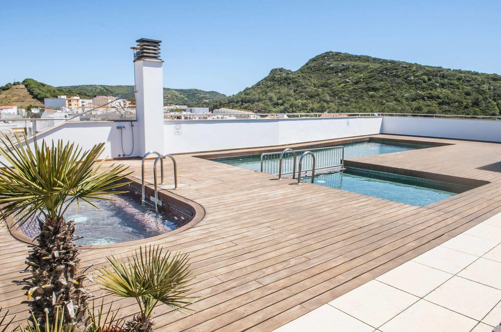 Hotel Loar Ferreries Bagian luar foto